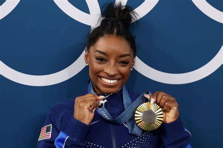 Brave Simone Biles won Olympic 2020 silver just weeks after sister was