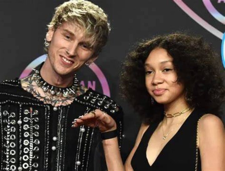 Emma Cannon Bio, Age, Net Worth 2022, Salary, Boyfriend, Daughter