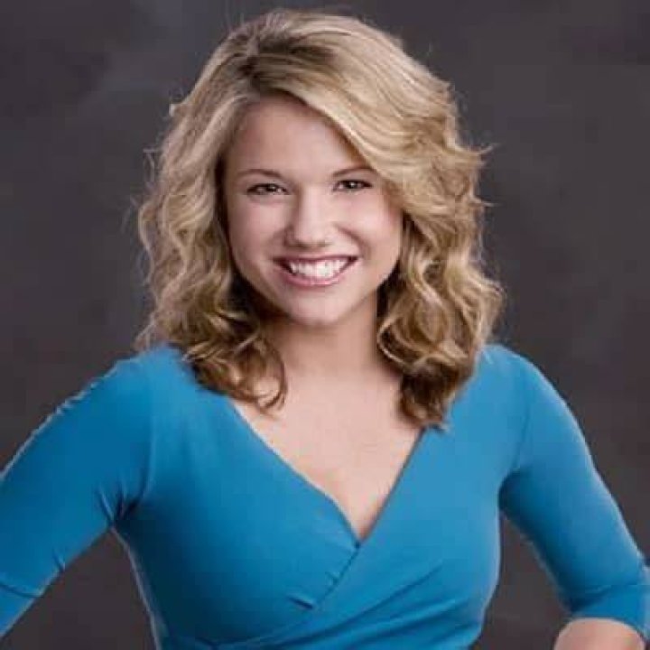 Jaymee Sire Wiki Bio, body, boyfriend, married, wedding, husband, salary