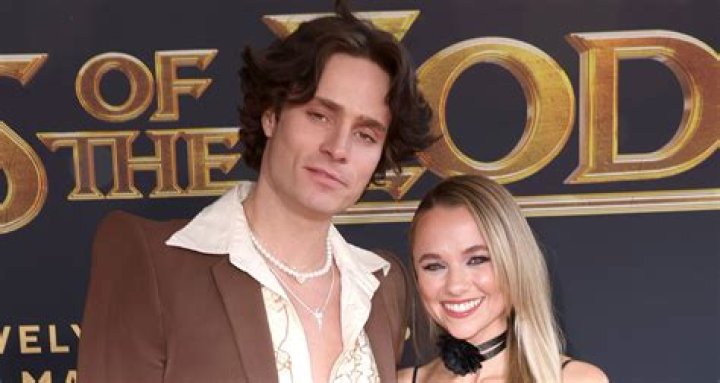 Madison Iseman Is Now Dating A Singer! Is in A Tranquil State With New